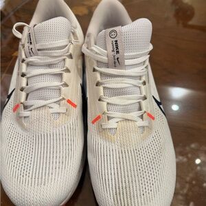 Nike Pegasus 40 Men's Road Running Shoes sneakers Sz 11.0